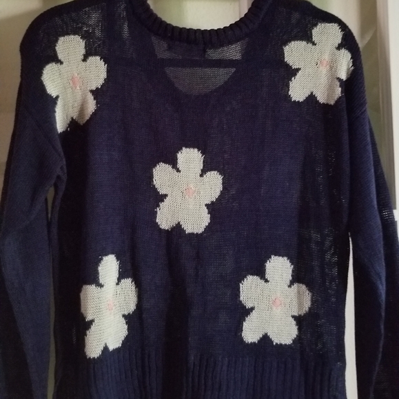 Sweater - Picture 1 of 4